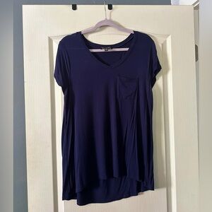 Women’s vneck top